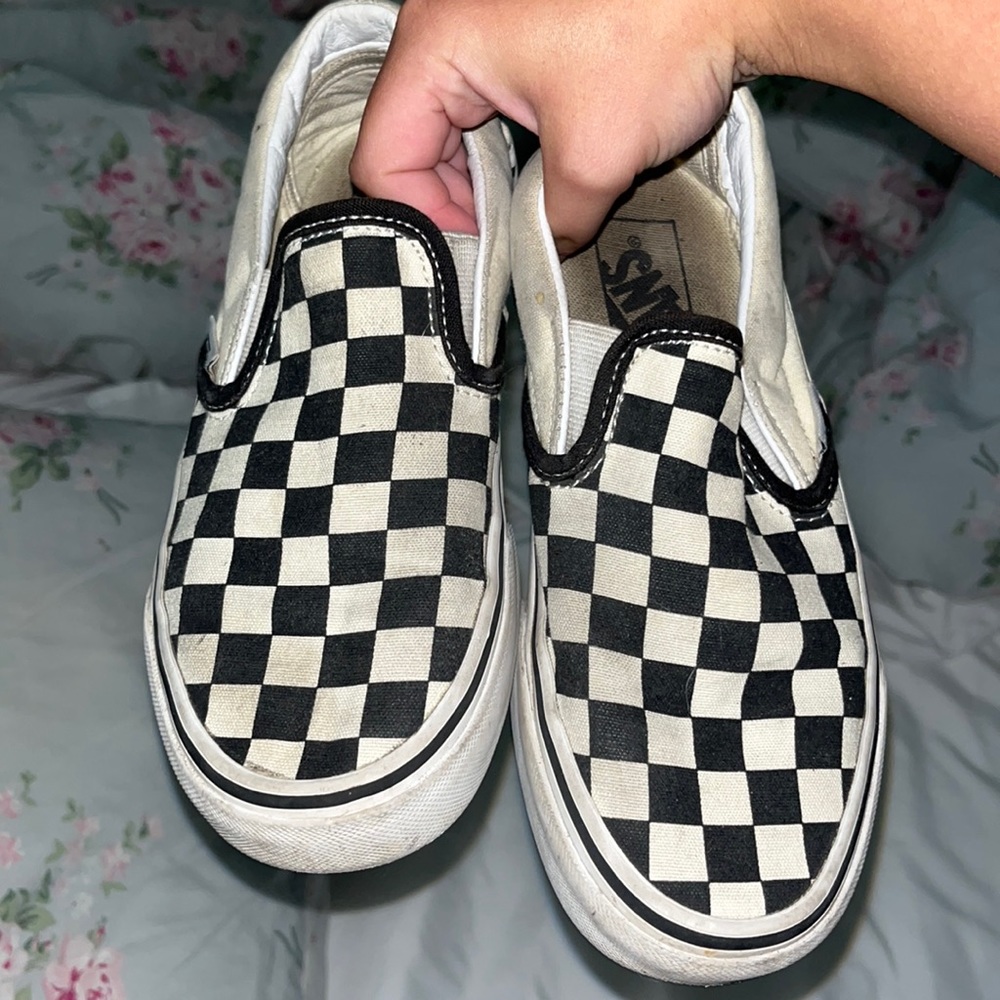 sure cute checkered vans!